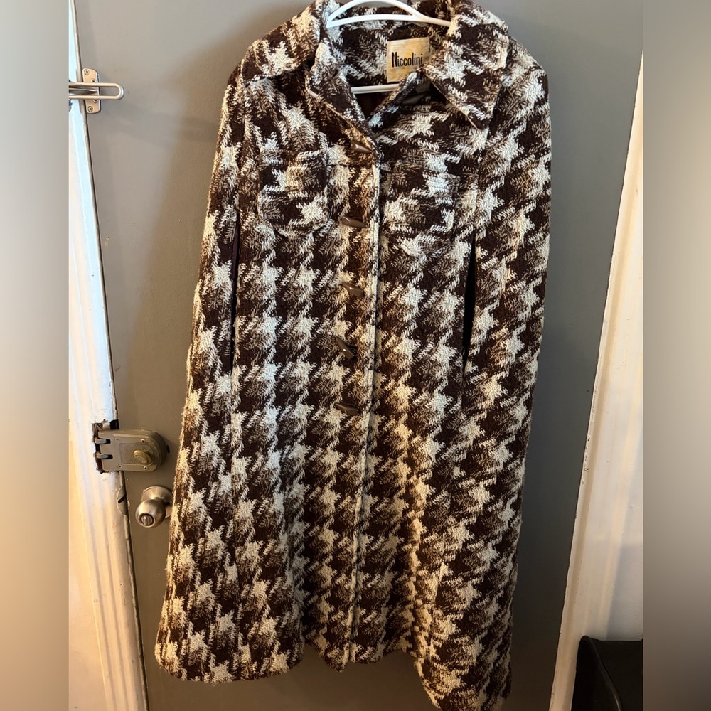 Brown and Cream Houndstooth‎ wool Cape
